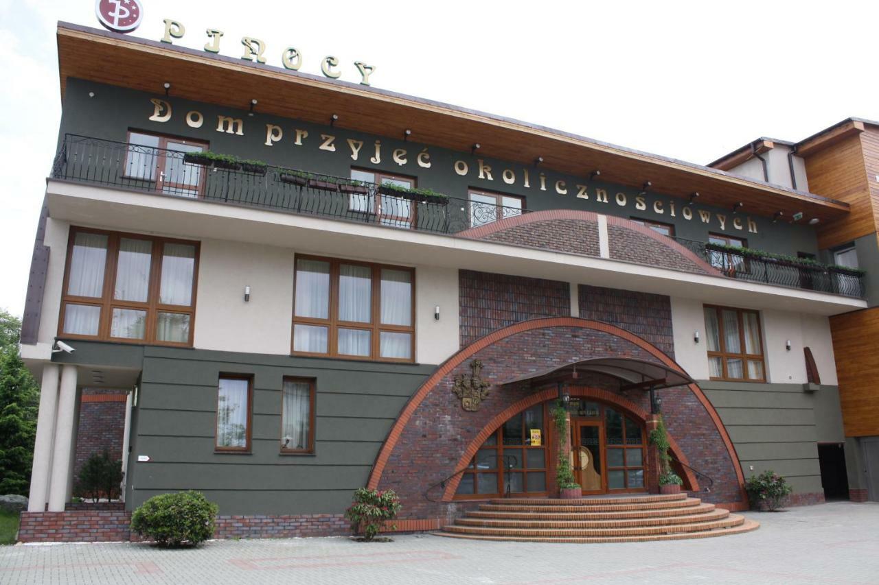 Hotel Pinocy Ledziny Ngoại thất bức ảnh