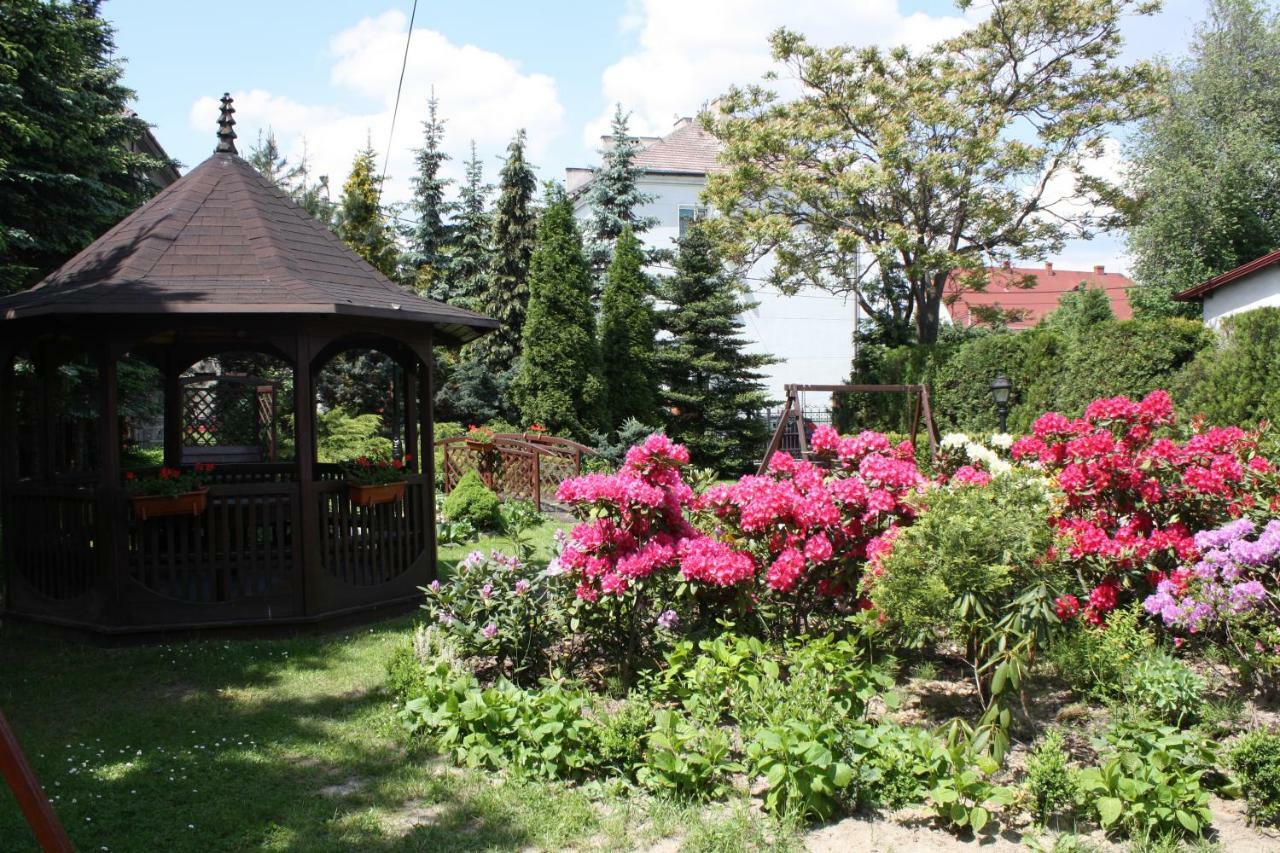 Hotel Pinocy Ledziny Ngoại thất bức ảnh